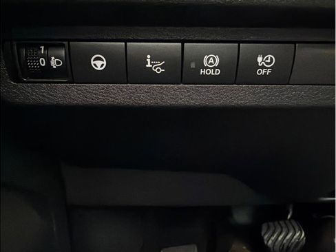 Used 2024 Nissan Ariya AWD image 28