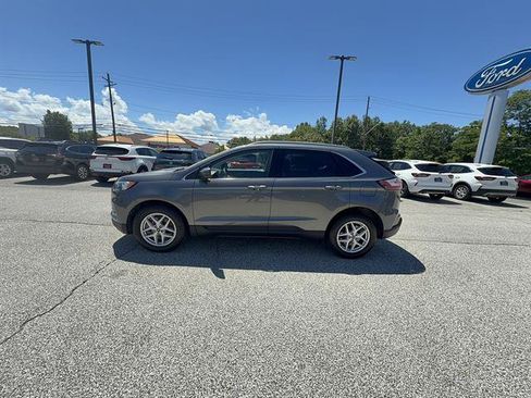 Certified 2023 Ford Edge SEL w/ Convenience Package AWD/4WD image 2