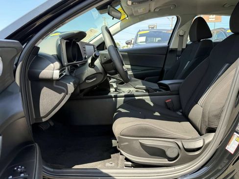 Certified 2023 Hyundai Elantra SEL FWD image 8