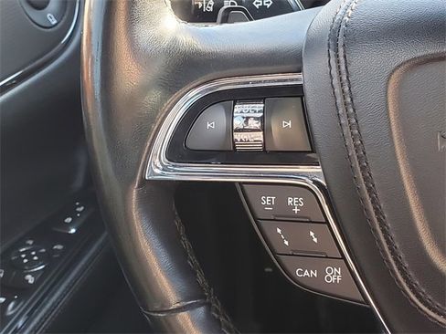 Used 2019 Lincoln Continental Reserve image 20