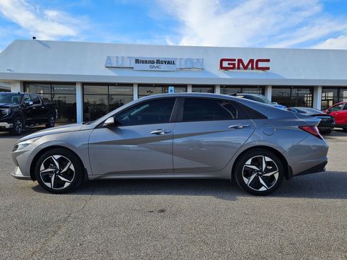 Used 2023 Hyundai Elantra SEL w/ Convenience Package image 35