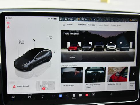 Used 2023 Tesla Model 3 Standard Range image 21