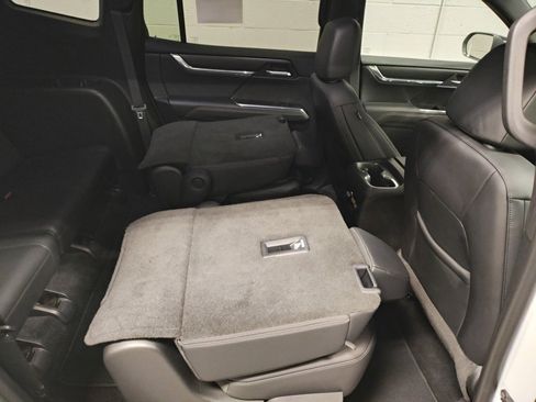 Used 2024 GMC Acadia Elevation w/ Black Edition image 13