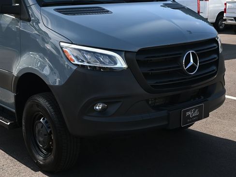 Used 2025 Mercedes-Benz Sprinter 2500 image 32
