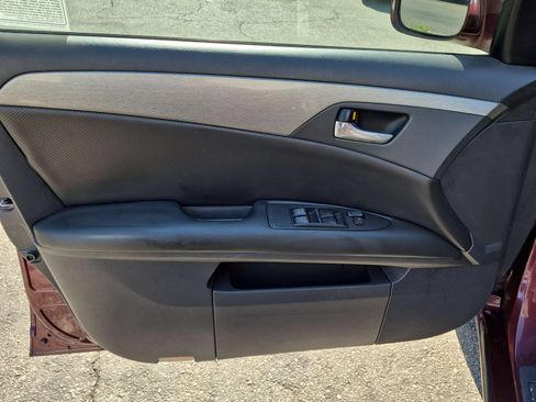 Used 2005 Toyota Avalon Touring FWD image 10