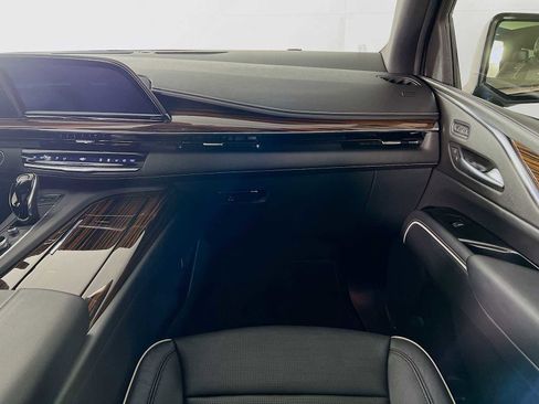 Used 2023 Cadillac Escalade Premium Luxury image 24