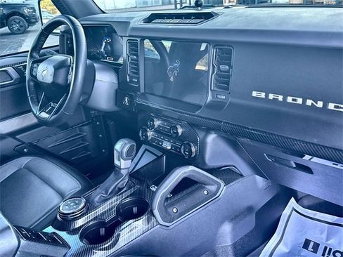 Used 2022 Ford Bronco Everglades image 23