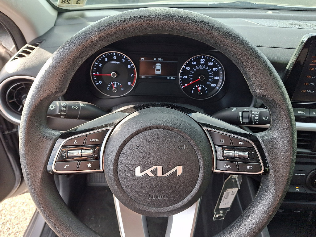 Certified 2023 Kia Forte LXS w/ LXS Technology Package FWD image 21