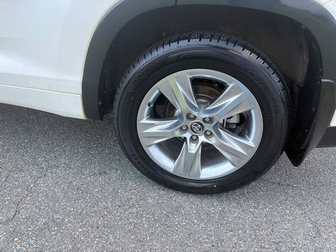 Used 2018 Toyota Highlander Limited FWD image 34