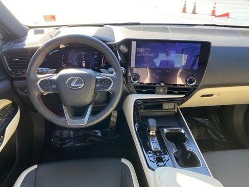 Used 2024 Lexus NX 350h AWD w/ Vision Package image 12