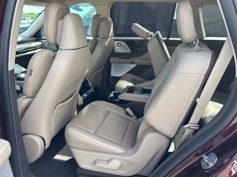 Used 2021 Lincoln Aviator Reserve w/ Equipment Group 202A AWD/4WD image 9