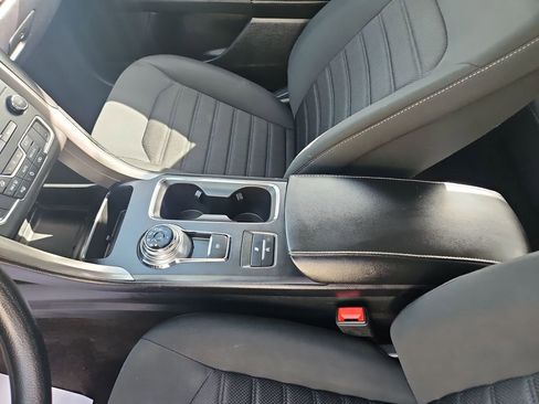 Used 2020 Ford Fusion SE image 25