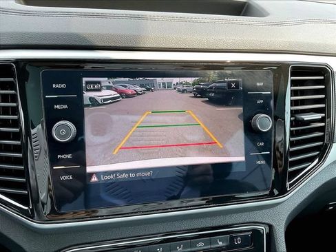 Used 2023 Volkswagen Atlas Cross Sport SEL R-Line AWD/4WD image 27