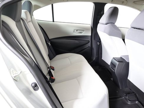 Used 2021 Toyota Corolla LE image 31