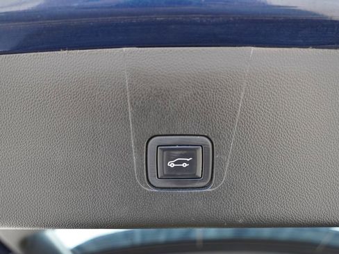 Certified 2023 Chevrolet Traverse LT w/ LT Premium Package image 23