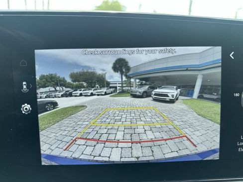 Used 2025 Hyundai Elantra Limited FWD image 24
