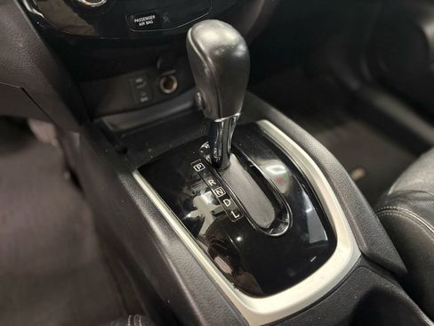 Used 2016 Nissan Rogue SL w/ SL Premium Package image 29