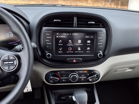 Used 2023 Kia Soul LX image 15