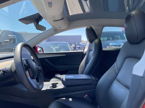 Used 2023 Tesla Model Y Long Range AWD/4WD image 4