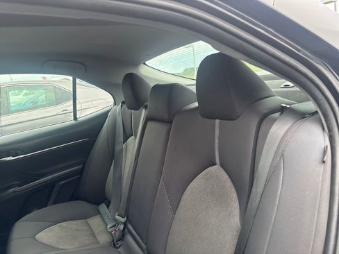 Used 2022 Toyota Camry LE FWD image 6