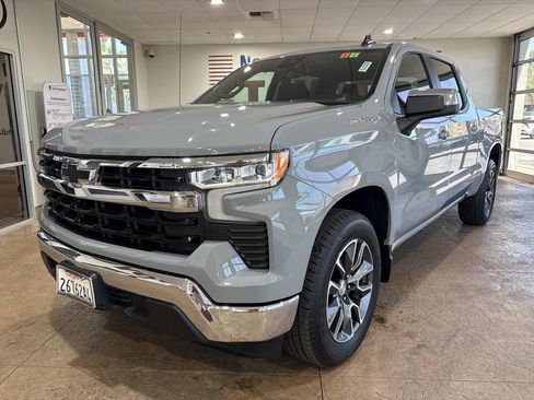 Used 2024 Chevrolet Silverado 1500 LT w/ Protection Package RWD image 6
