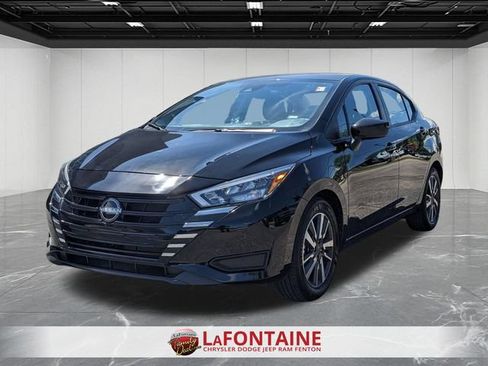 Used 2025 Nissan Versa SV FWD image 1