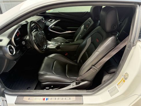 Used 2017 Chevrolet Camaro SS RWD image 16