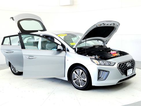 Used 2020 Hyundai Ioniq SEL image 12