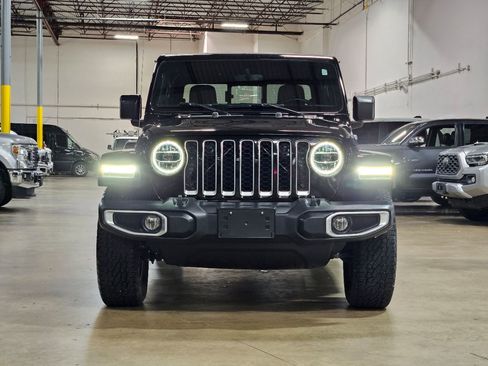 Used 2020 Jeep Gladiator Overland AWD/4WD image 2