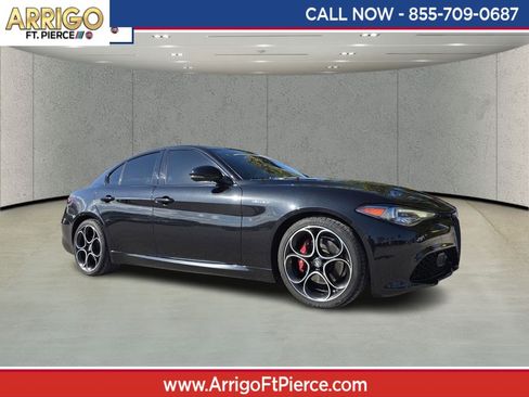 Used 2022 Alfa Romeo Giulia Veloce image 1