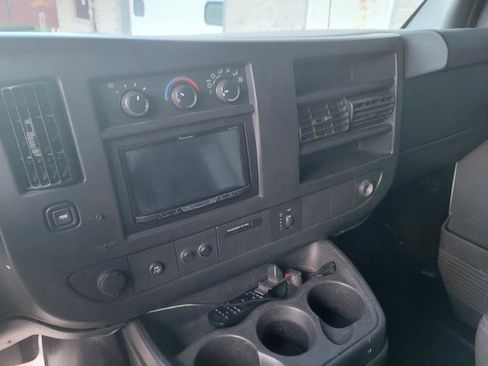Used 2011 Chevrolet Express 1500 AWD image 29