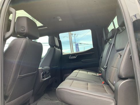 Used 2025 Chevrolet Silverado 1500 High Country w/ Technology Package image 8