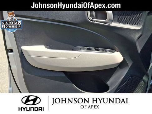 Certified 2026 Hyundai Venue SEL FWD image 11