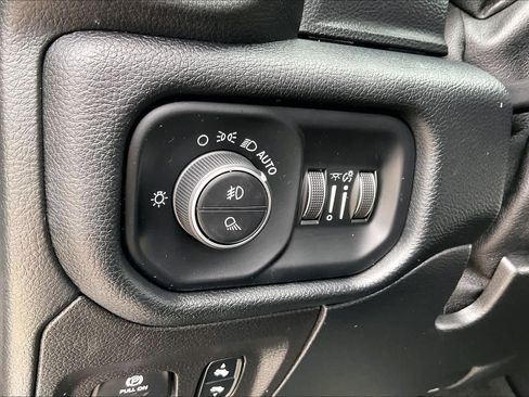 Used 2020 RAM 1500 Laramie RWD image 15