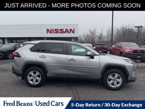 Used 2021 Toyota RAV4 XLE image 9