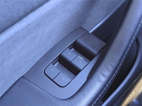 Used 2021 Tesla Model Y Long Range image 24