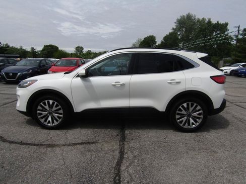 Used 2022 Ford Escape Titanium AWD/4WD image 4