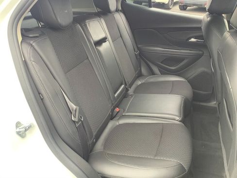 Used 2022 Buick Encore Preferred FWD image 15