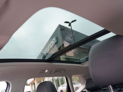 Used 2024 Volkswagen Taos SEL image 19