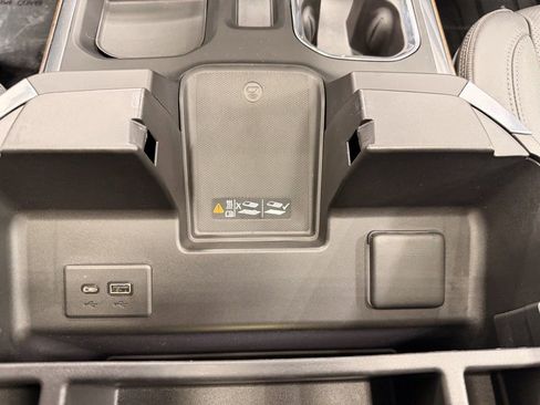 Used 2022 Chevrolet Silverado 1500 High Country w/ Z71 Off-Road Package image 38