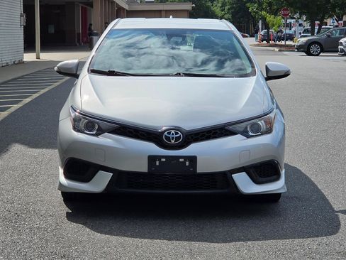 Used 2018 Toyota Corolla iM w/ All-Weather Mat Package FWD image 2