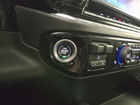 Certified 2024 Chevrolet Silverado 1500 RST w/ Convenience Package II AWD/4WD image 25