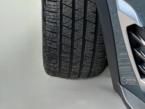 Used 2025 BMW X5 xDrive50e image 45