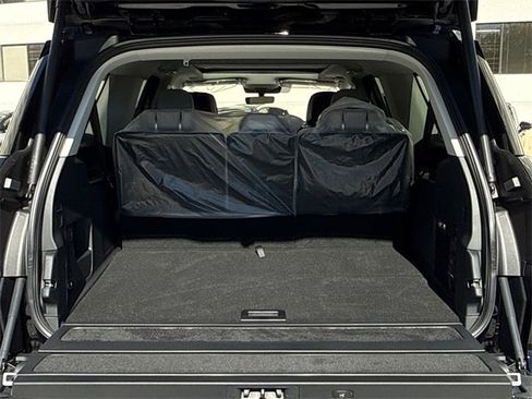 New 2025 Lincoln Navigator L Reserve image 12