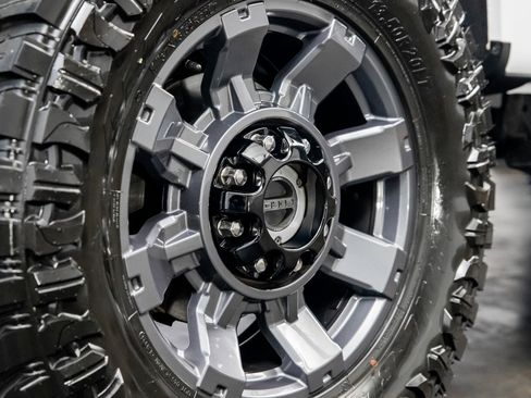 Used 2024 Ford F350 Lariat w/ Lariat Ultimate Package image 12