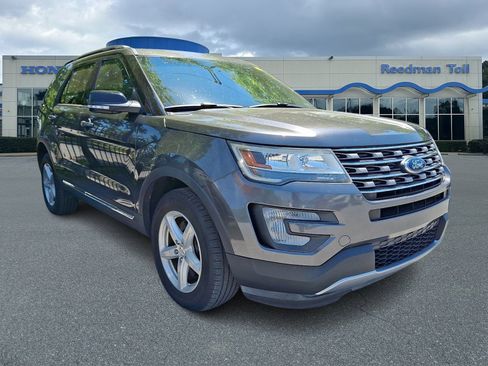 Used 2017 Ford Explorer XLT w/ Equipment Group 201A AWD/4WD image 1