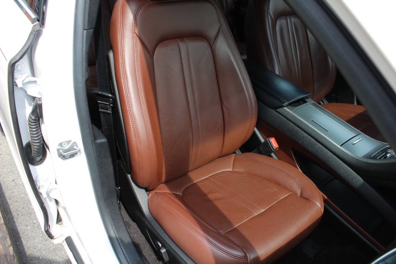 Used 2020 Lincoln MKZ Reserve w/ Monochromatic Package AWD/4WD image 17
