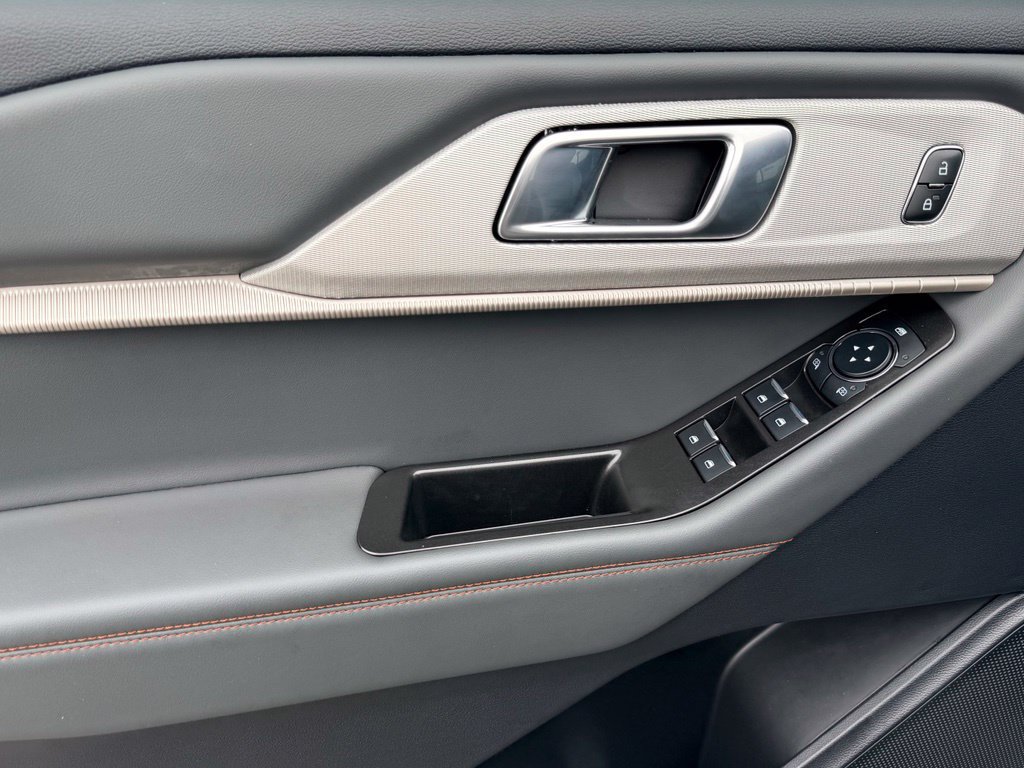 New 2026 Ford Explorer Active w/ Active Comfort Package RWD image 16