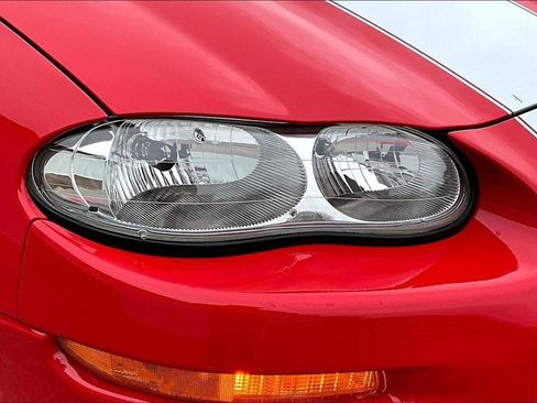 Used 2002 Chevrolet Camaro Z28 w/ SS Performance/Appearance Pkg RWD image 29