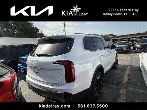 Certified 2025 Kia Telluride S FWD image 2